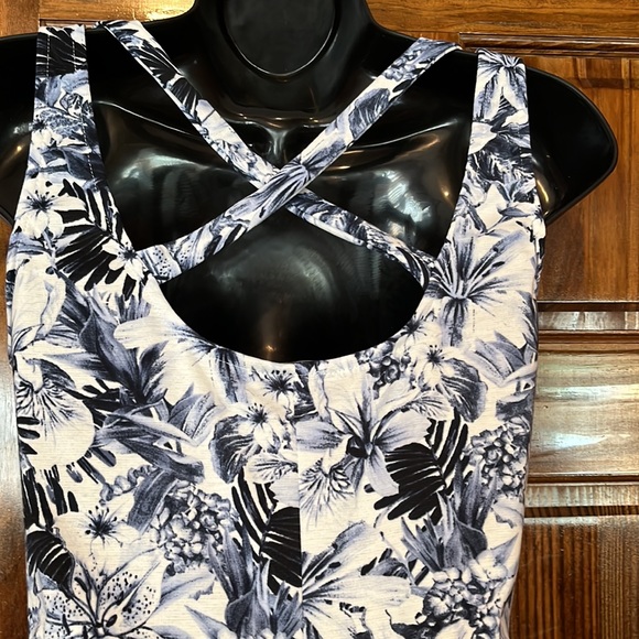 NWOT Blue & White Floral Sundress - Picture 4 of 8